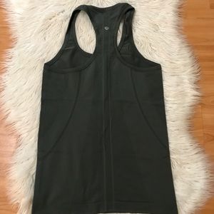 Lululemon Swiftly Tech Racerback tank, Size 6